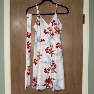 White floral mini dress - Size M